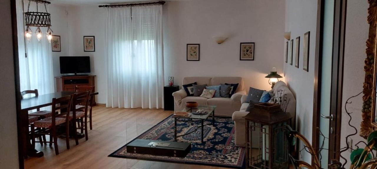 Tenuta I Lecci Терануова Брачолини Екстериор снимка